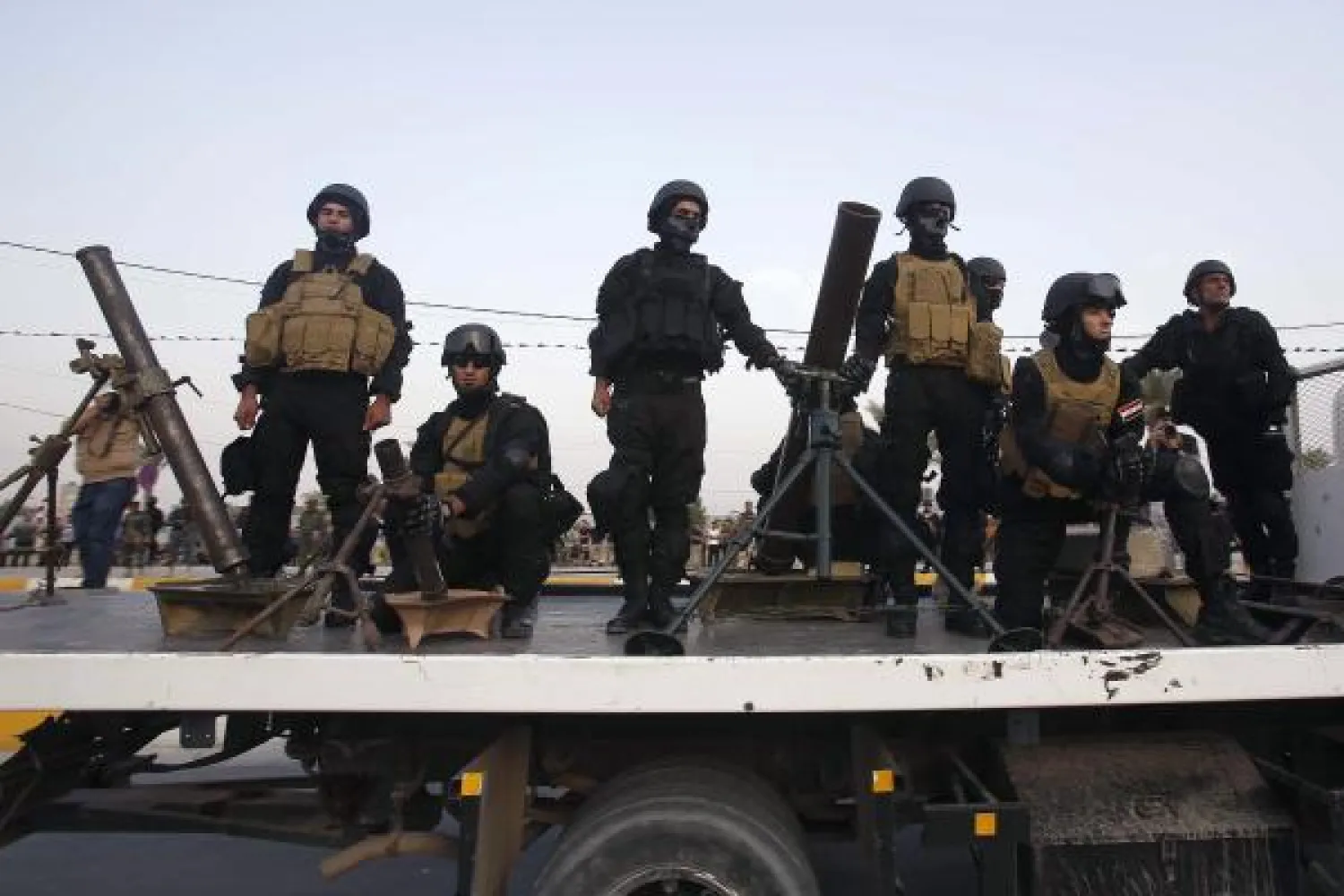 الجيش العراقي يفقد مروحية ويؤكد السيطرة على «الضلوعية»