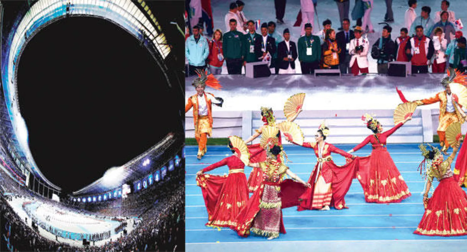 جانب من الرقصات الشعبية الكورية الجنوبية التي شهدها الحفل (إ.ب.أ)   -  ملعب إينشيون كما بدا في حفل ختام  دورة الألعاب الآسيوية أمس (إ.ب.أ)