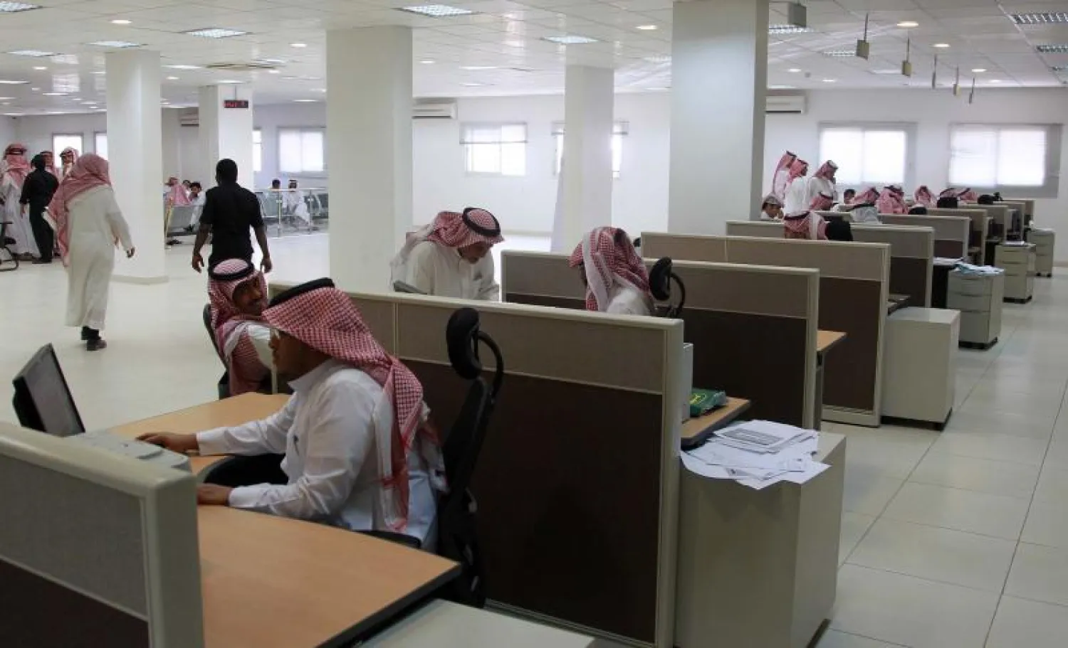 سبع نقاط تحدد المدد التي لا تدخل في احتساب الإجازة العادية