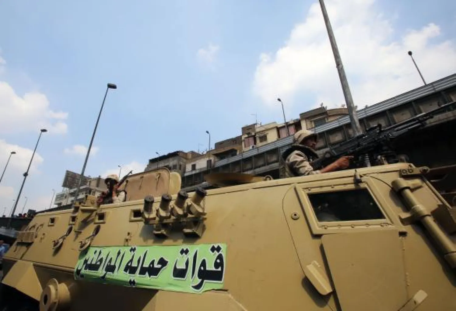 مقتل خمسة متشددين وتدمير نفقين في سيناء بمصر