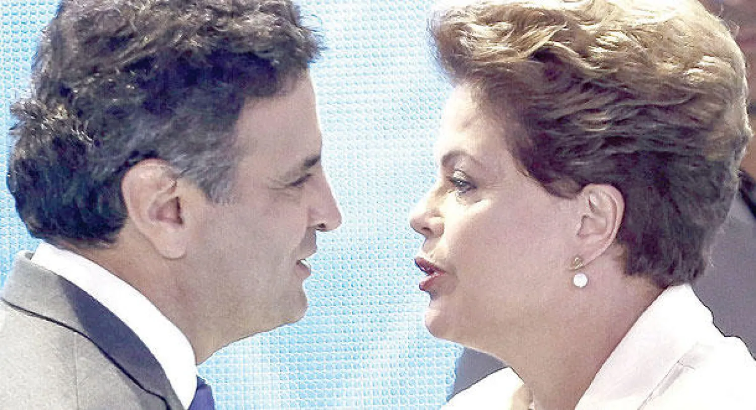 روسيف ونيفيس خلال مناظرة في ساو باولو في 28 أغسطس الماضي (أ.ف.ب)