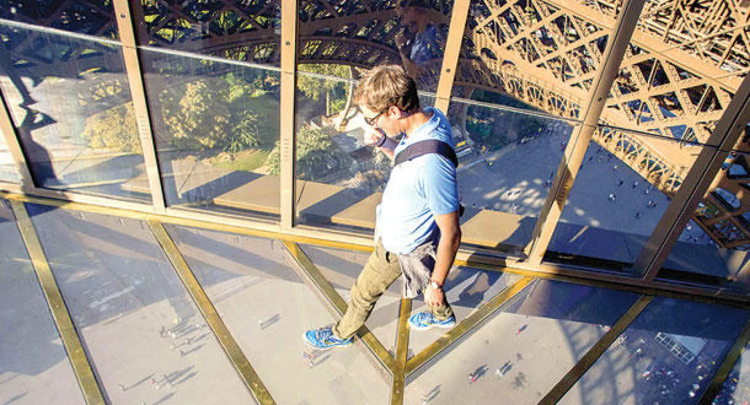  أعمال استمرت أكثر من 18 شهرا لتجديد وتطوير برج {إيفل} (أ.ف.ب)