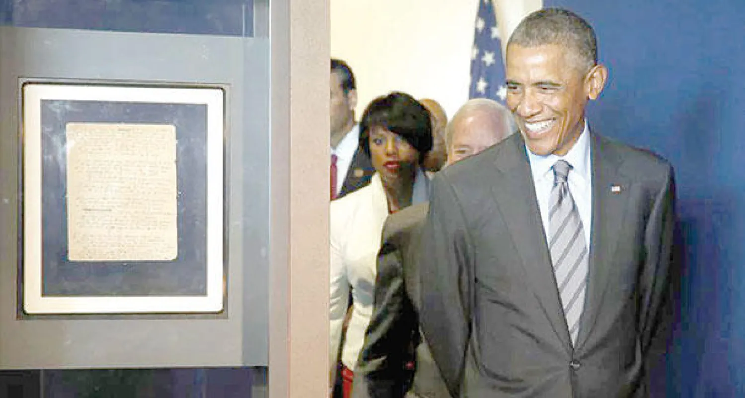 أوباما شاهد الورقة التي كتبت فيها أشهر قصيدة أميركية