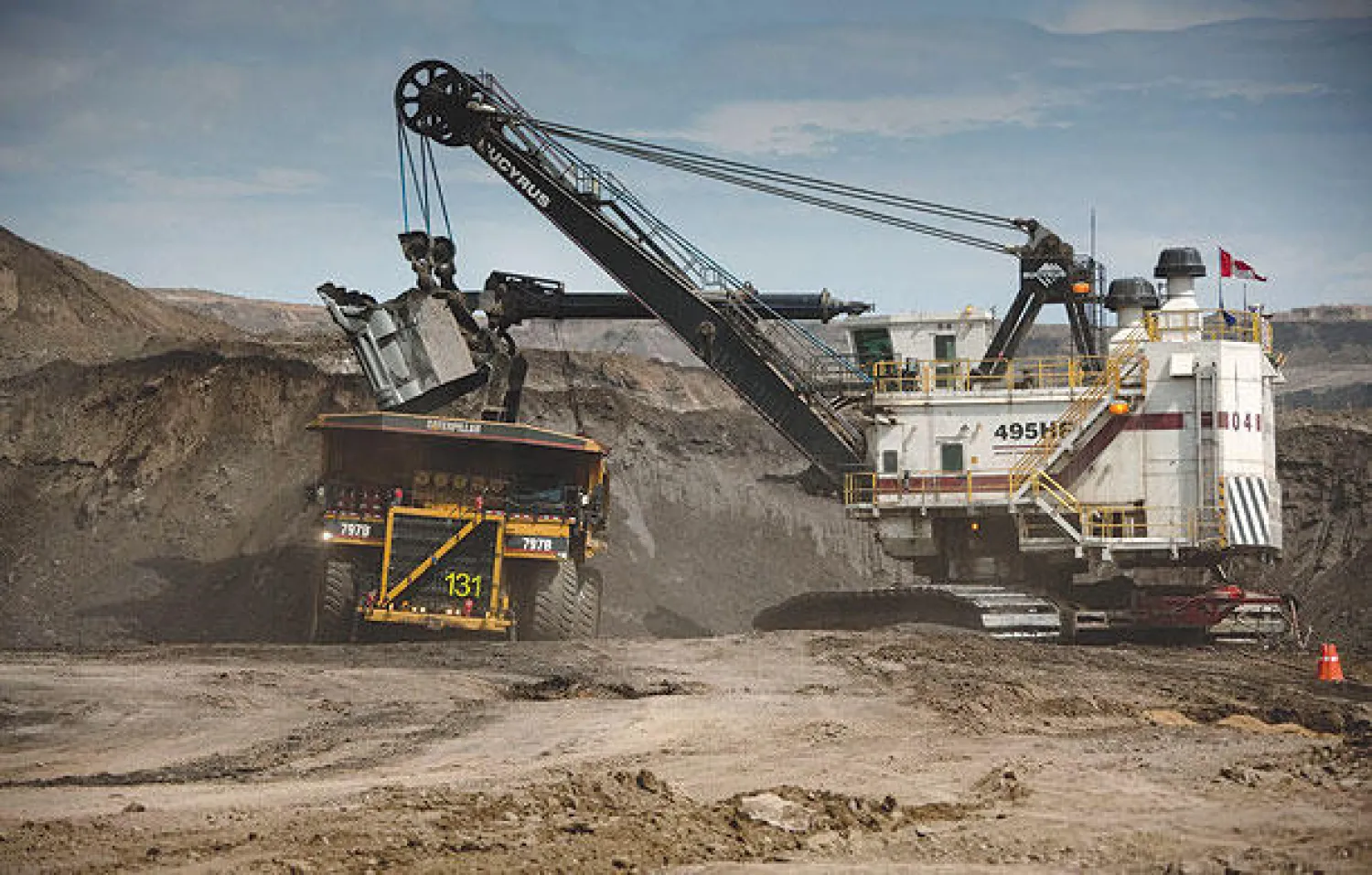 تسعى شركات النفط العالمية لكي تصل أسعار النفط الخام إلى أعلى قيمة لتحقيق ربح أكبر