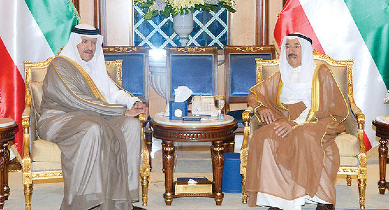 أمير الكويت يستقبل الأمير سلطان بن سلمان