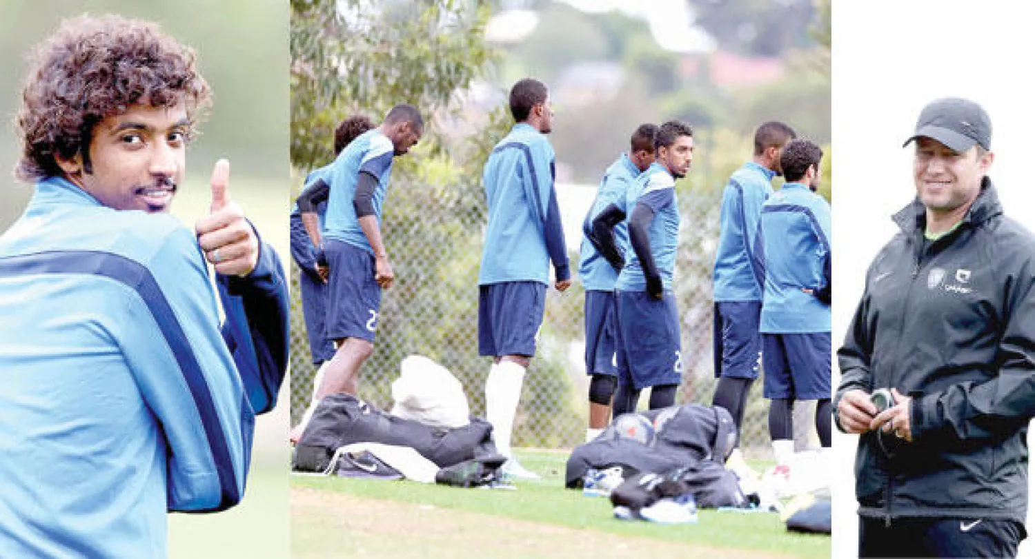 ريجي كان دقيقا جدا في توجيهاته للاعبين أمس  -  تدريبات الهلال شهدت منعا لوسائل الإعلام من التغطية خشية الجواسيس الأسترالية   -  ياسر الشهراني يعول عليه الجهاز الفني كثيرا في المباراة