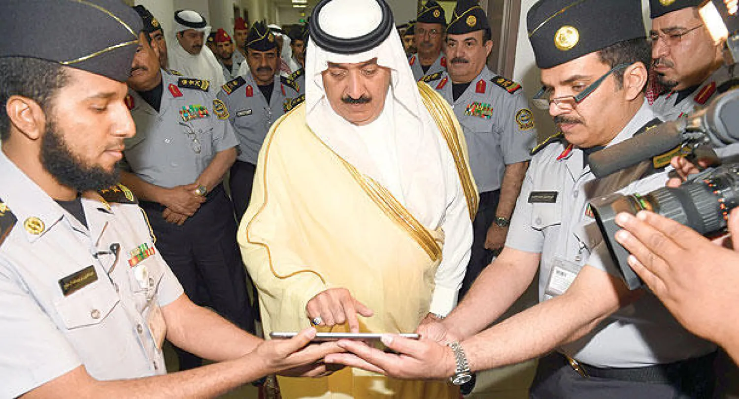 الأمير متعب بن عبد الله لدى تدشينه بوابة الأنظمة الإلكترونية الموحدة والمعرض المصاحب (واس)