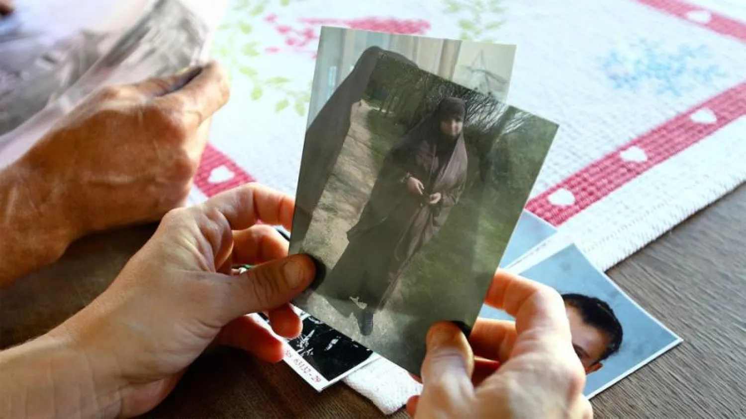 ترحيل ثلاث أميركيات من ألمانيا حاولن قصد سوريا للقتال