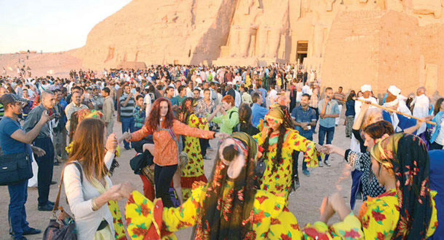 الشمس تحافظ على طقسها السنوي وتتعامد على وجه رمسيس الثاني