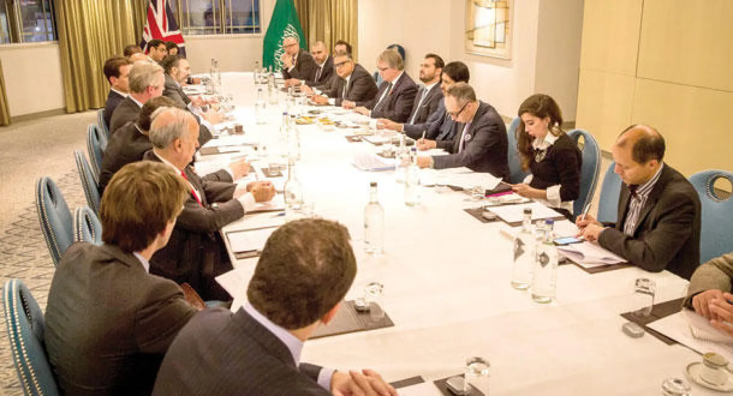 جانب من الاجتماع الذي عقد بين المستثمرين السعوديين والأجانب في لندن («الشرق الأوسط»)