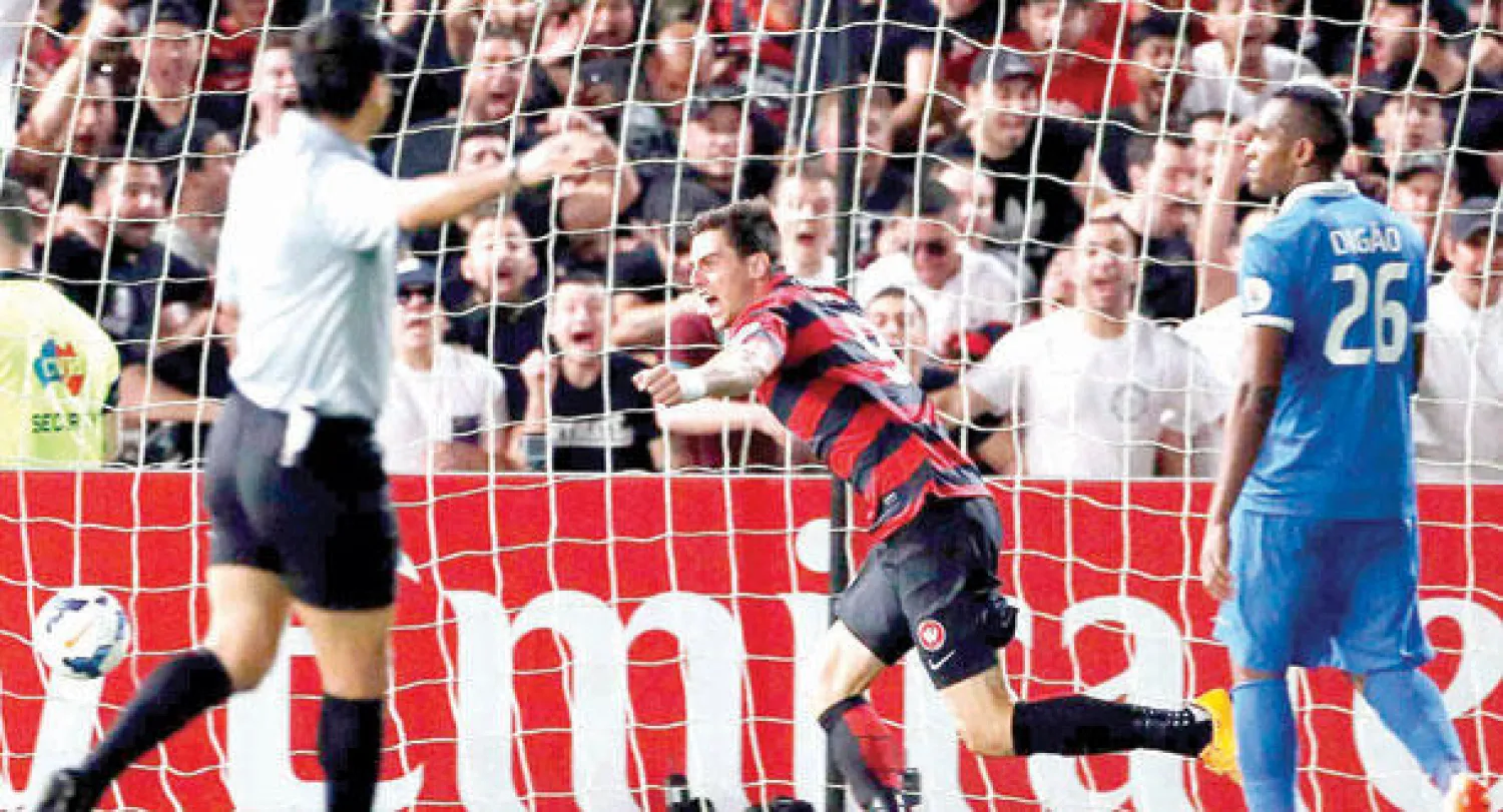 تومي يوريتش لحظة تسجيله هدف الفوز أمام الهلال (رويترز)