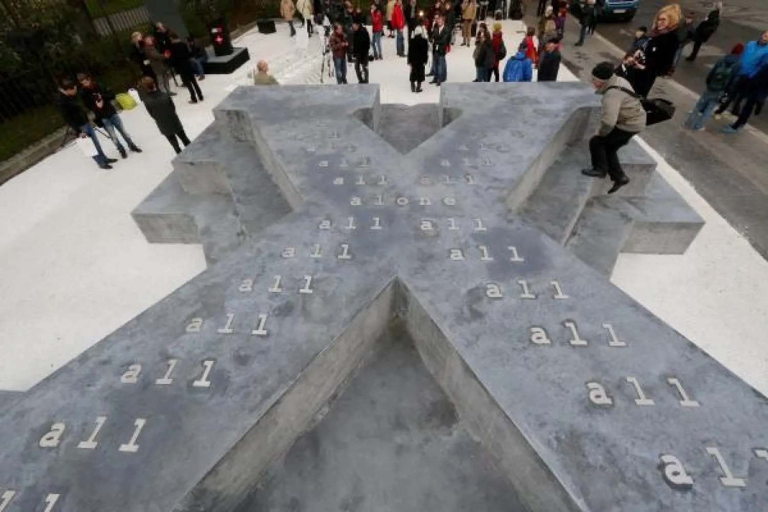 النمسا تدشن نصبا تذكاريا اعترافا بماضيها زمن الحرب