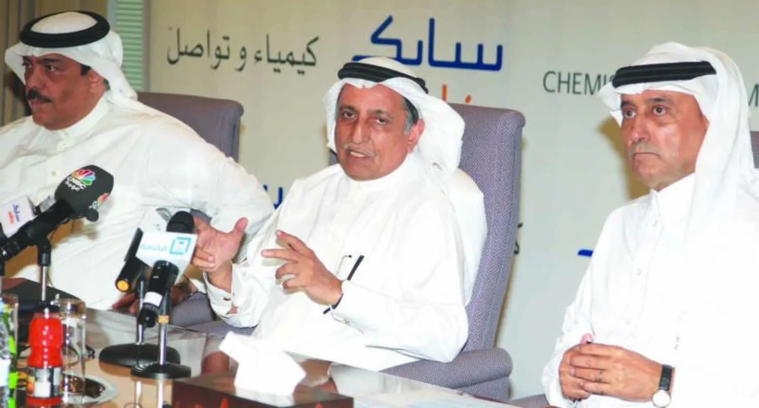 المهندس محمد الماضي متحدثا خلال المؤتمر الصحافي لشركة «سابك» يوم أمس (تصوير: سعد العنزي)