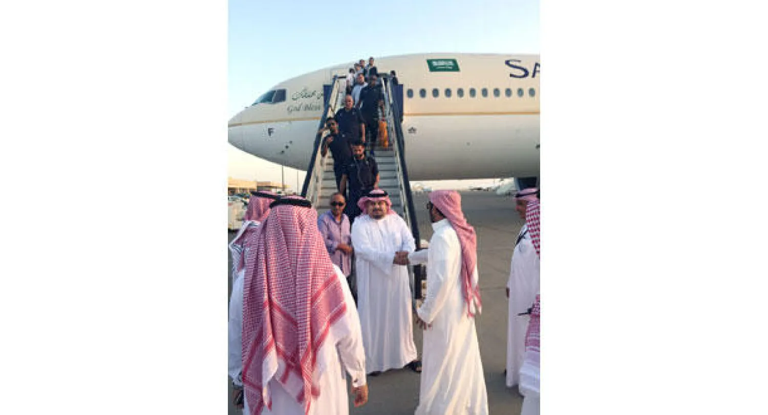 الأمير عبد الرحمن بن مساعد فضل تجنب مواجهة الجماهير في المطار