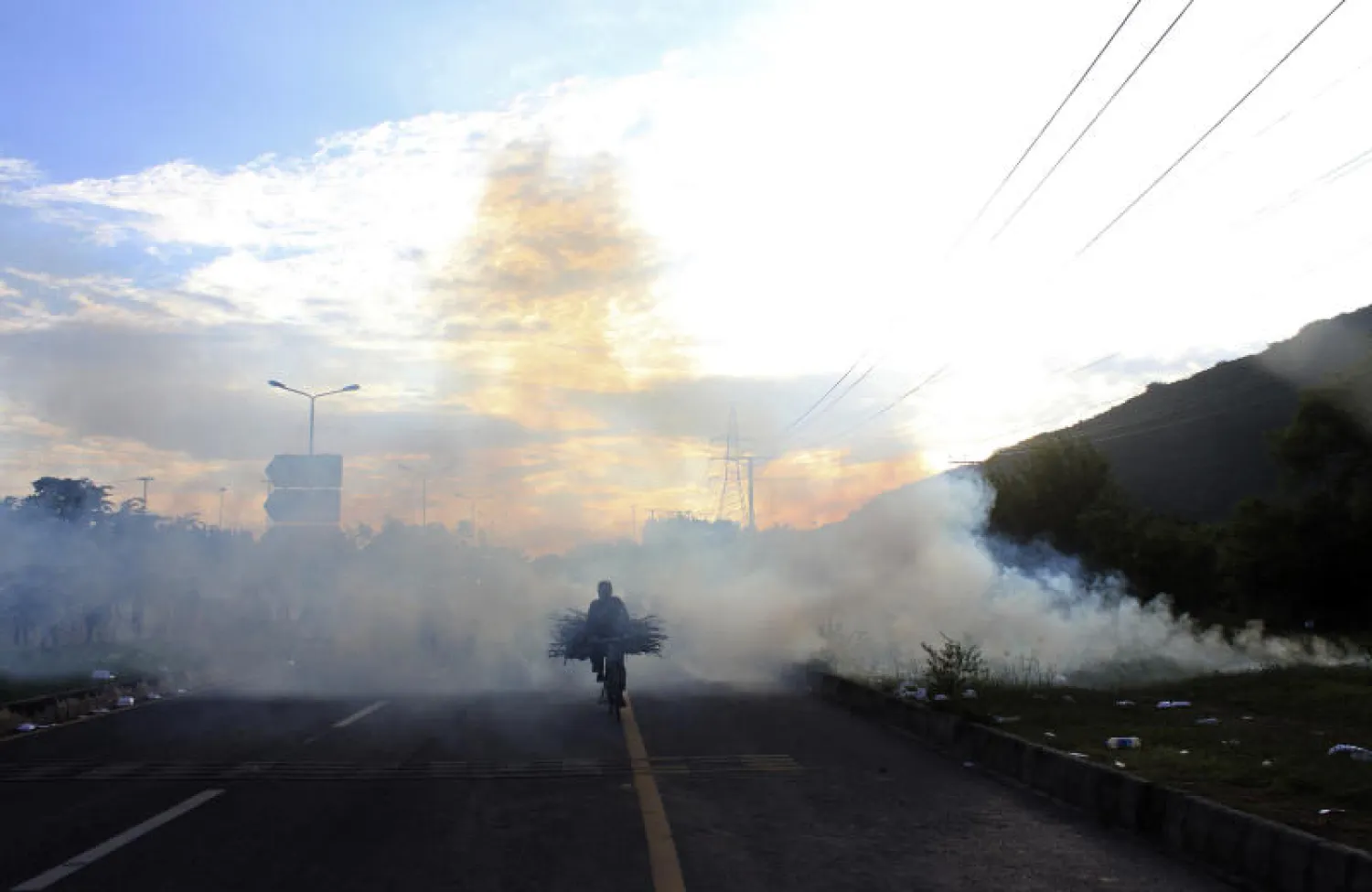 الجيش الباكستاني يقصف معاقل طالبان ويقتل 18 عنصرا