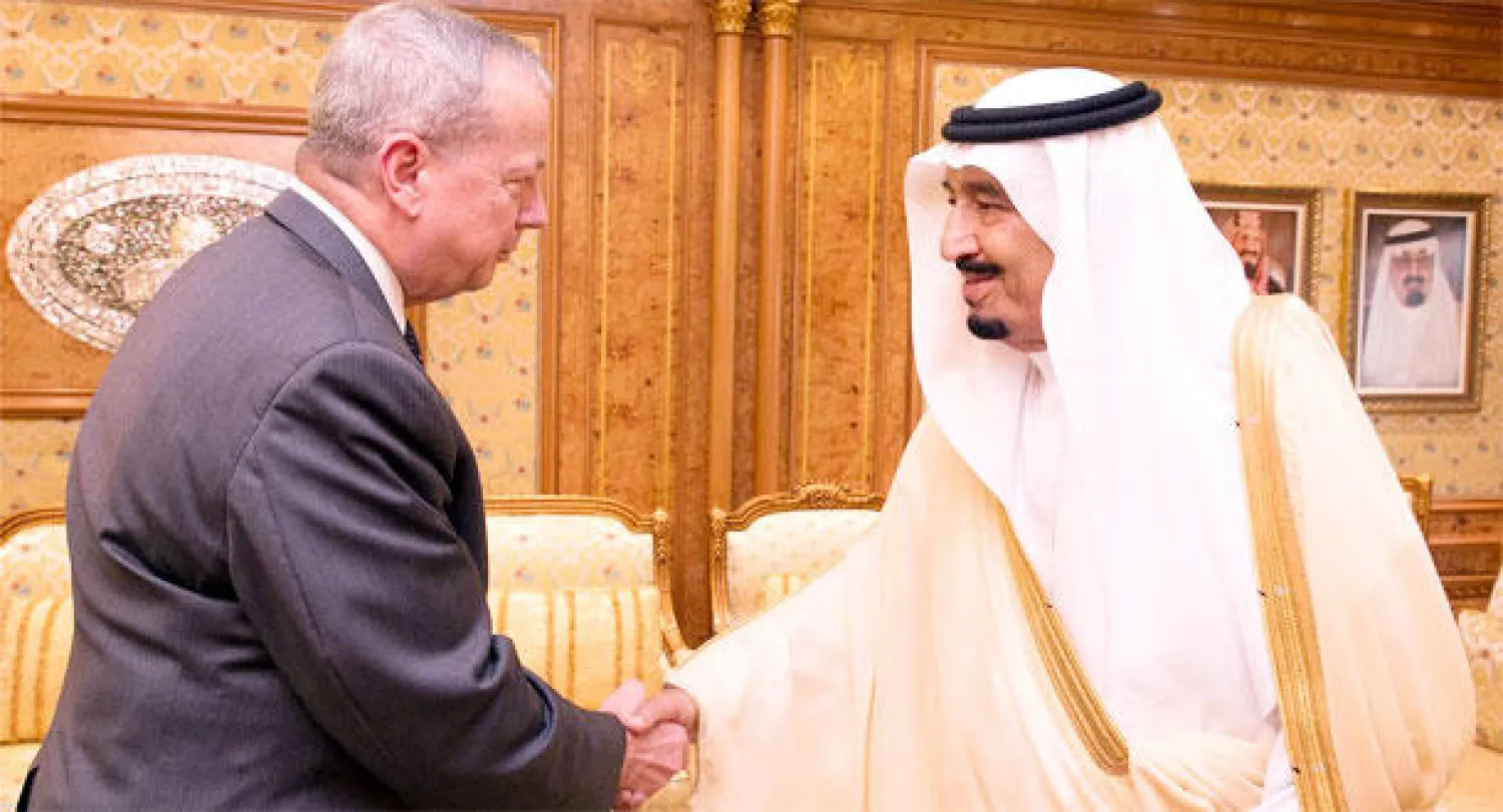 ولي العهد يستقبل منسق التحالف الدولي للحرب على «داعش»