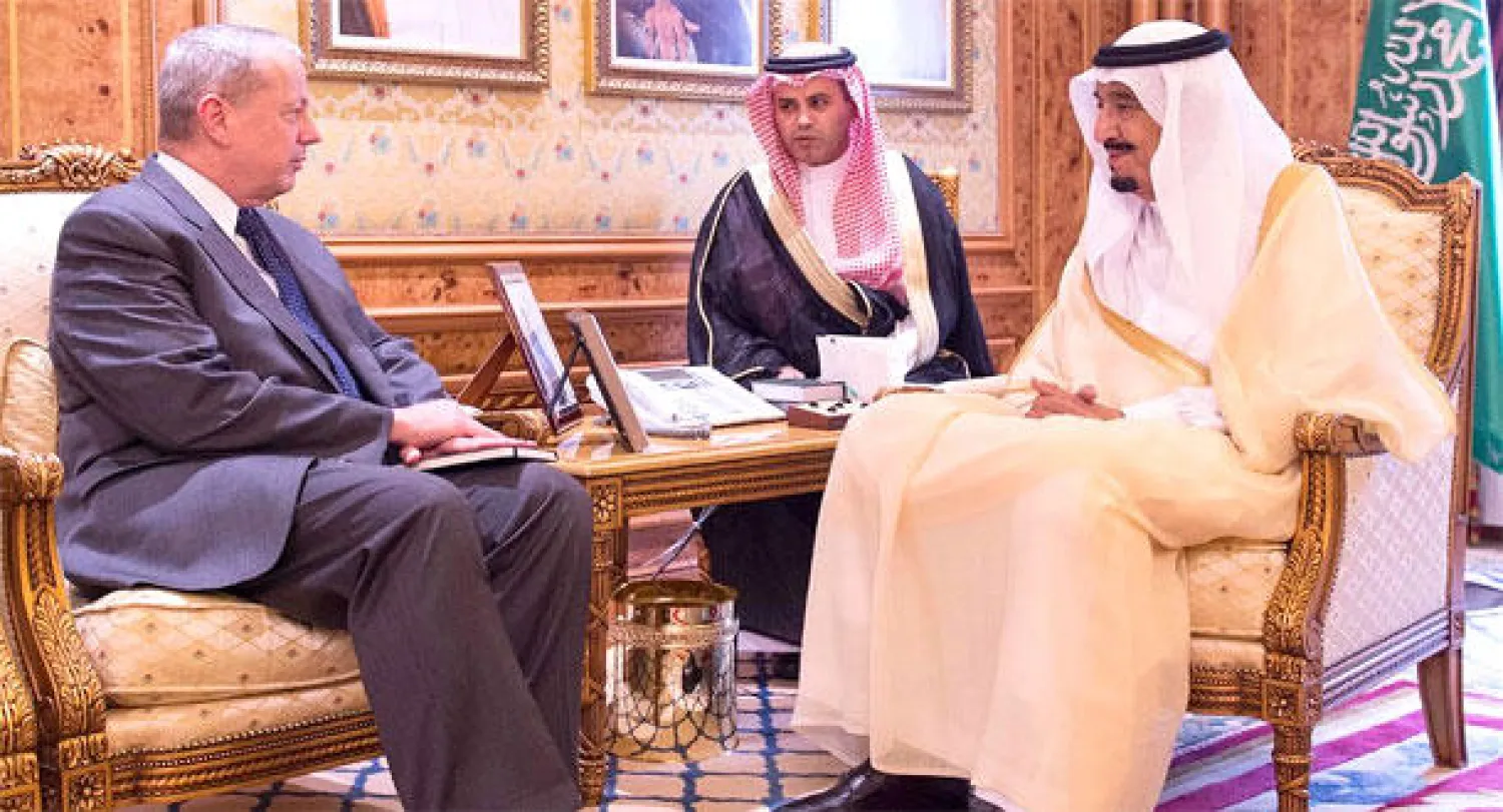 ولي العهد يستقبل منسق التحالف الدولي للحرب على «داعش»