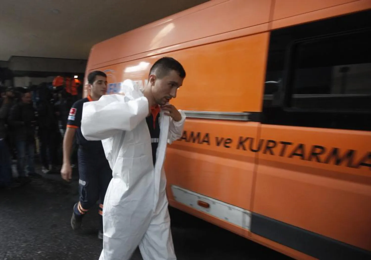 رسائل بمسحوق مشبوه تجبر تركيا على تفتيش قنصلية لديها