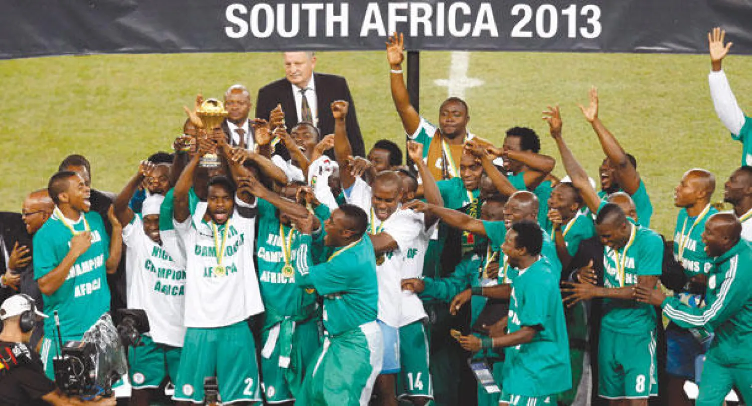 منتخب نيجيريا آخر فائز ببطولة أفريقيا عام 2013 ربما يستمر محافظا على اللقب في حال إلغاء بطولة 2015 بالمغرب