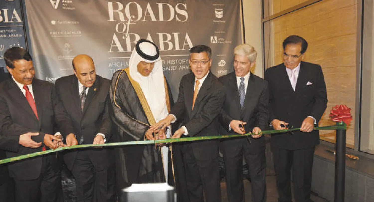 رئيس الهيئة العامة للسياحة والآثار خلال افتتاح المعرض (واس)