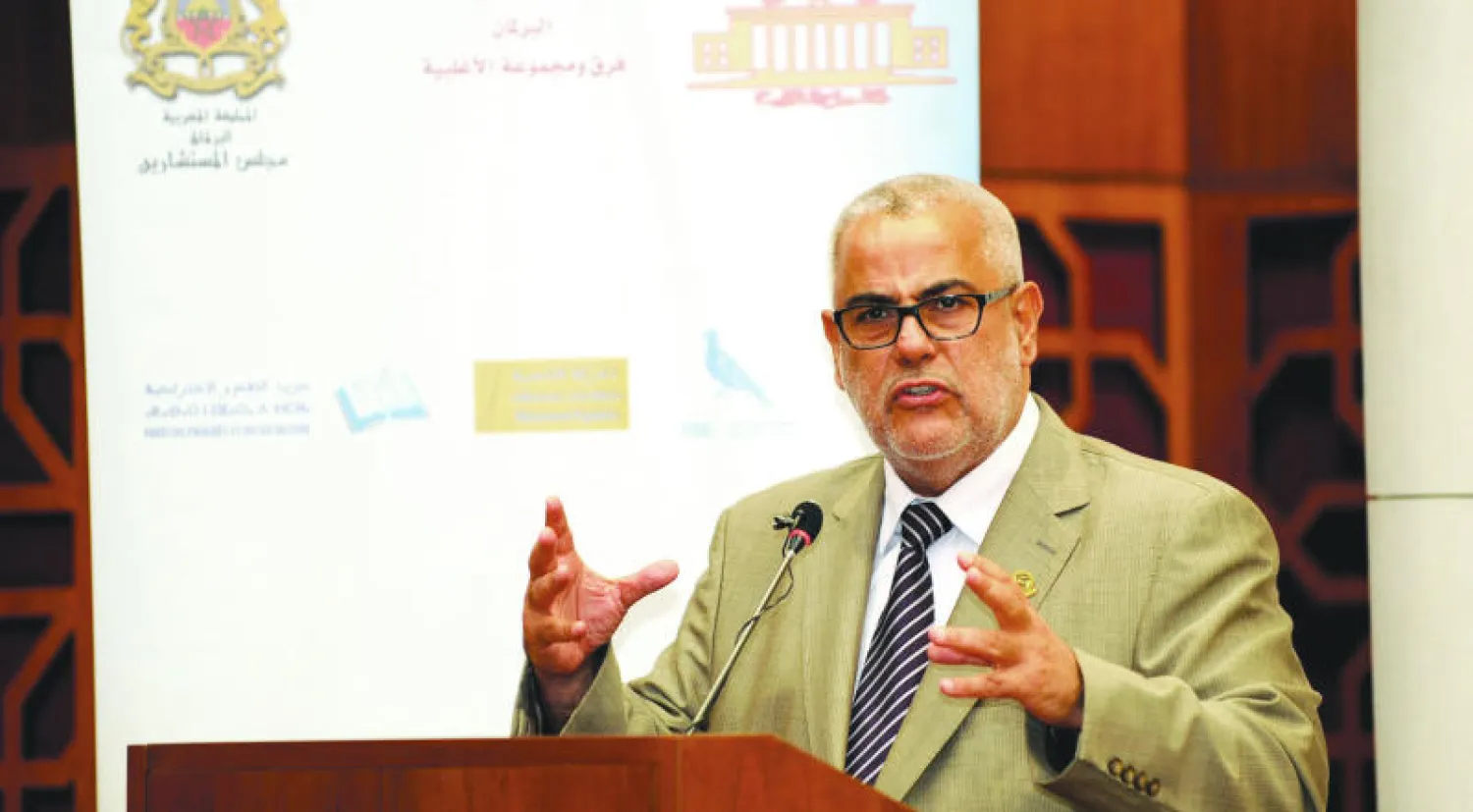 عبد الإله ابن كيران رئيس الحكومة المغربية خلال لقاء قادة أحزاب الأغلبية مع فرقهم في البرلمان مساء أول من أمس (تصوير: مصطفى حبيس)