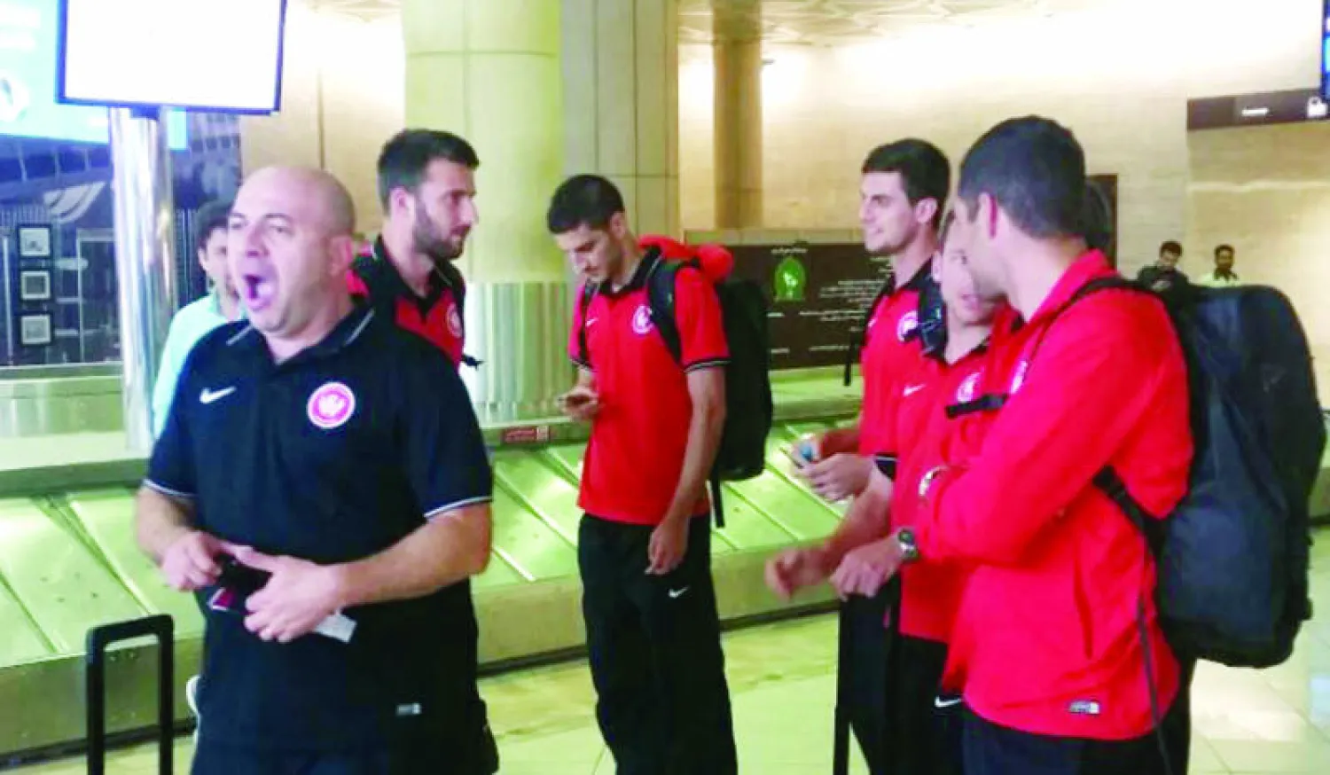 بعثة سيدني أثناء وصولها إلى مطار الملك خالد الدولي بالرياض