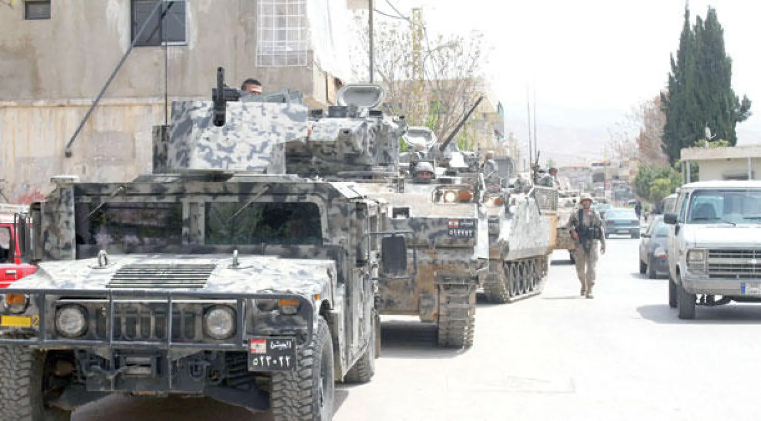 الجيش اللبناني يداهم مخزن سلاح للشيخ دقماق في طرابلس ويوقف 14 شخصا