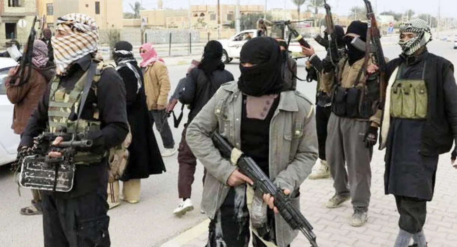 انفجار سيارة يودي بحياة 13 في بغداد.. و«داعش» يقتل 200 شخص من عشيرة عراقية