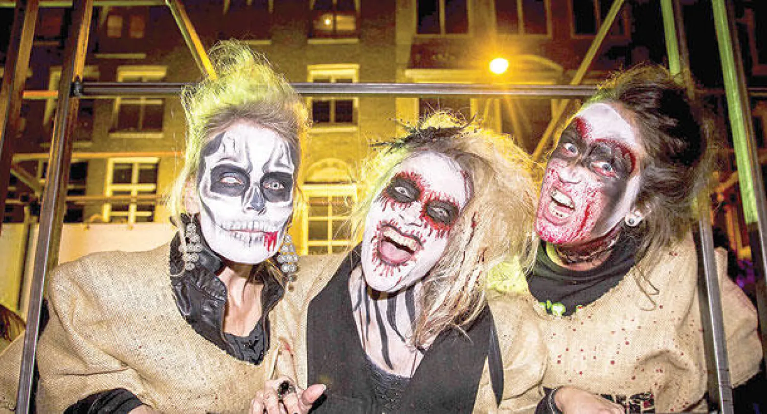 احتفال هالووين في أمستردام (أ.ف.ب)