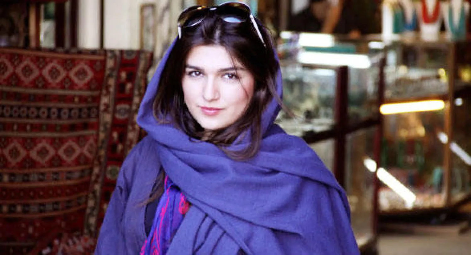 الناشطة البريطانية تضرب عن الطعام بعد حكم إيراني بالسجن