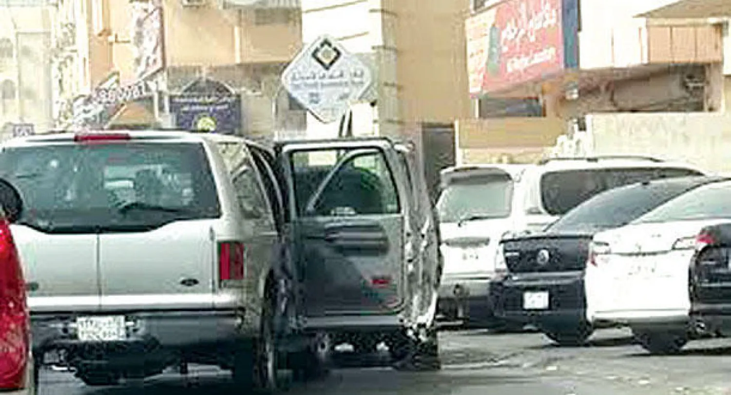 مداهمة أمنية في حي الخالدية بالاحساء لملاحقة المطلوبين