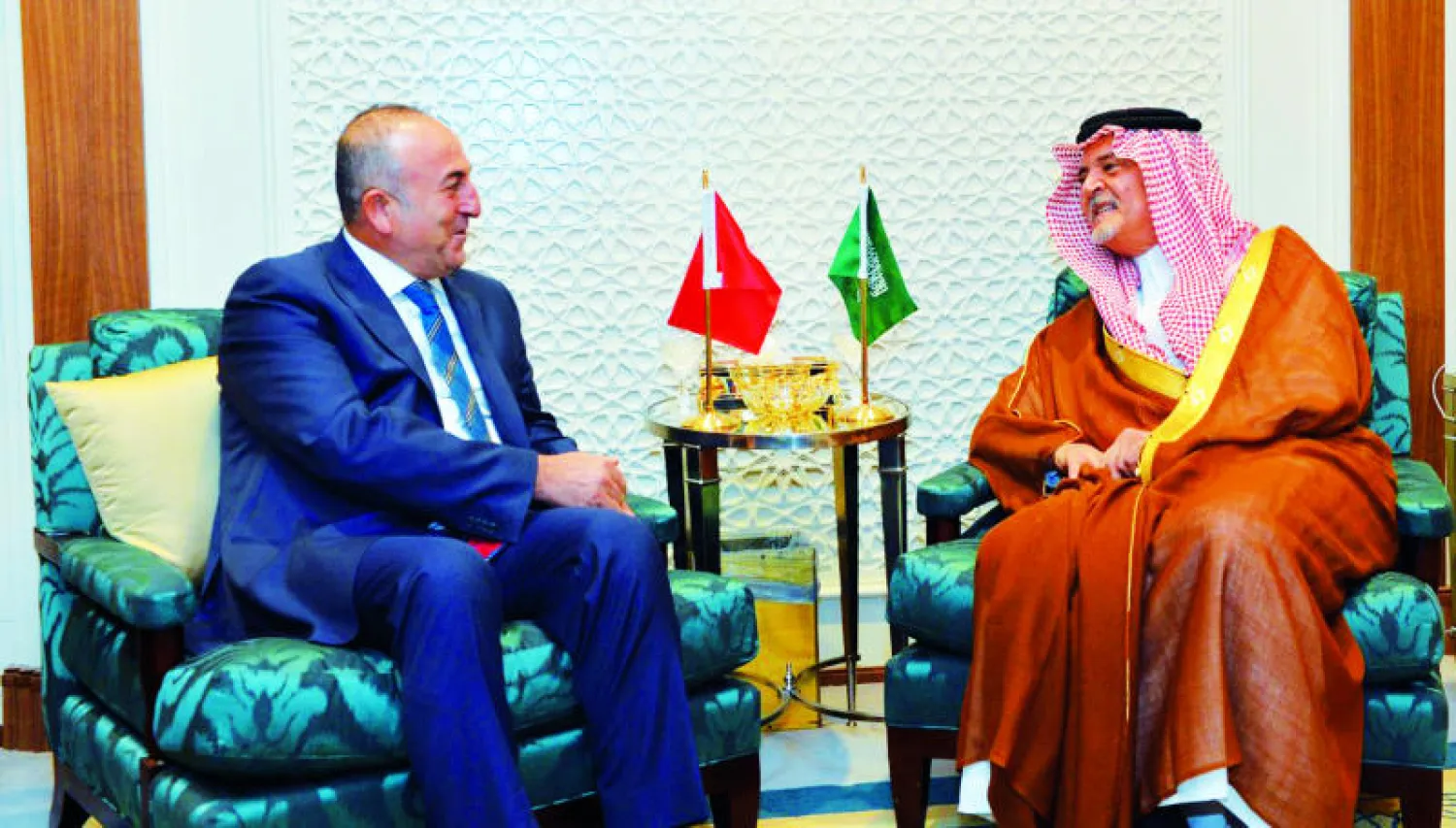 سعود الفيصل لدى استقباله جاويش أوغلو في الرياض أمس (واس)