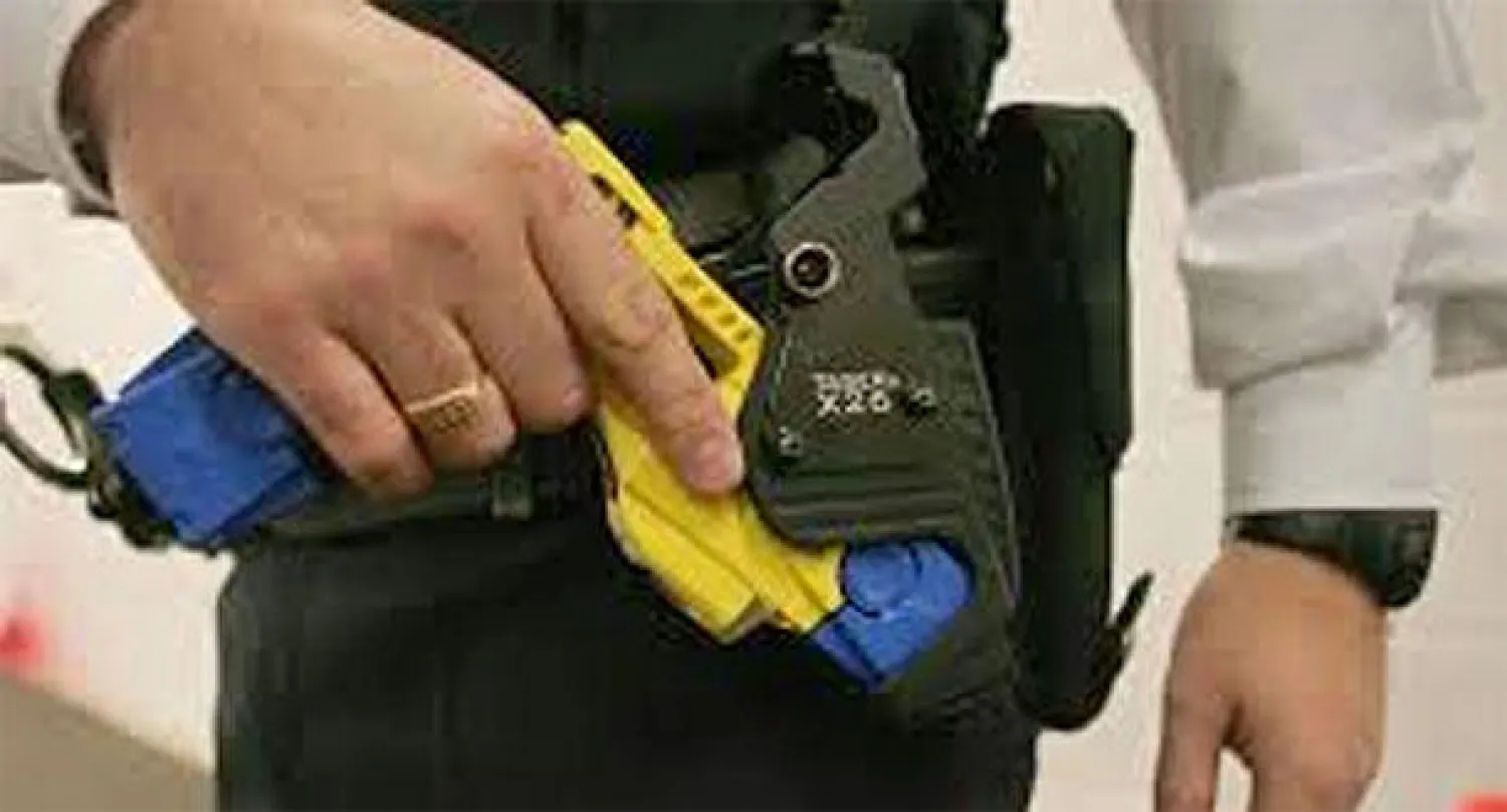 صاعق يستعمله رجال الشرطة