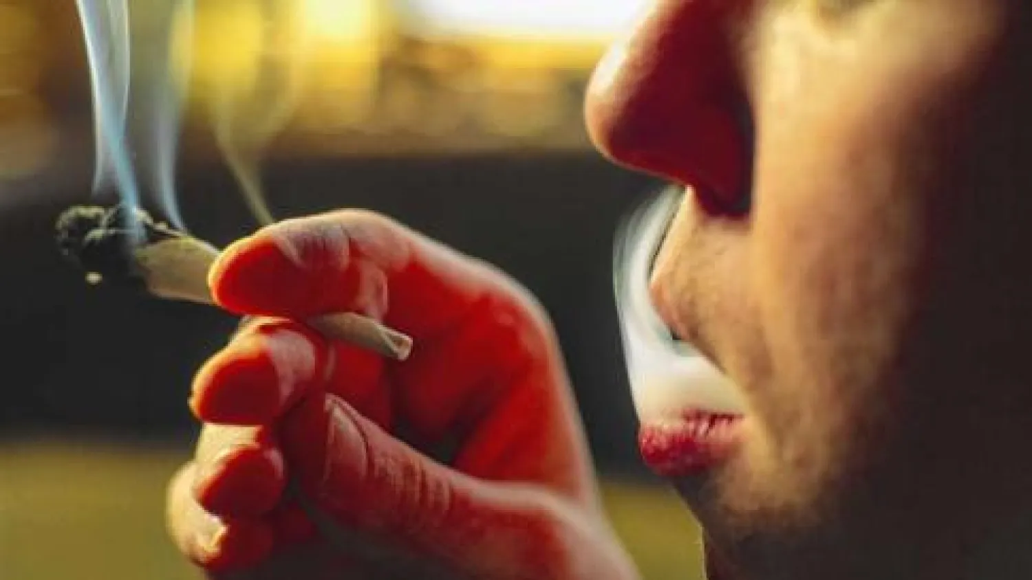 مدرسة أميركية تغلق مؤقتا بسبب انتشار دخان ماريغوانا