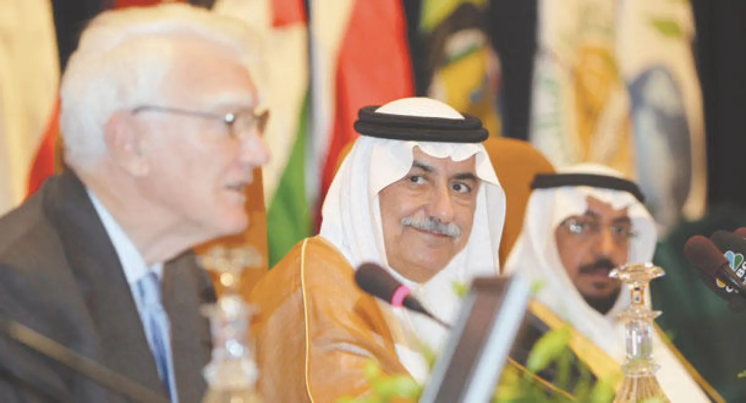 وزير المالية السعودي خلال افتتاح المؤتمر السنوي الخامس للمنتدى الضريبي للشرق الأوسط وشمال أفريقيا بالرياض أمس (تصوير: خالد الخميس)