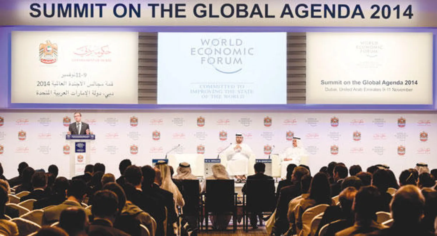 محمد القرقاوي وسلطان المنصوري خلال الجلسة الختامية لقمة الأجندة العالمية («الشرق الأوسط»)