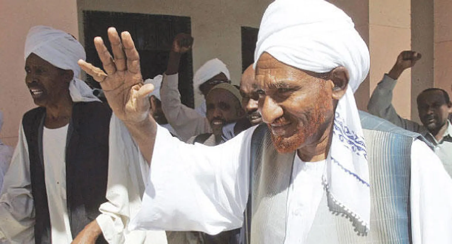 الصادق المهدي لـ («الشرق الأوسط»): نرفض «طبخات» النظام التي يسميها انتخابات.. ولن نعترف بنتائجها