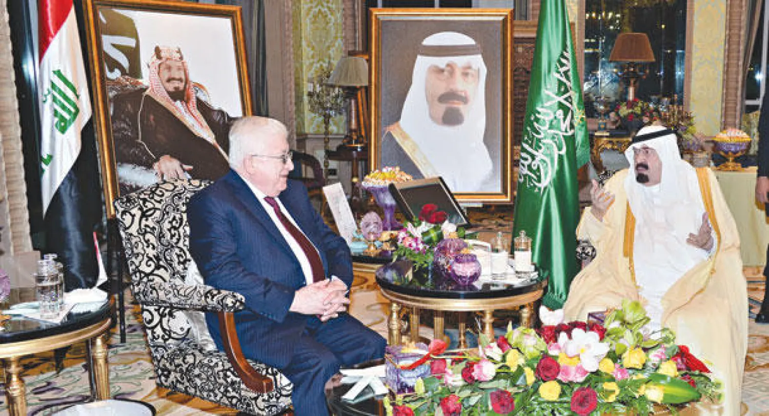 خادم الحرمين الشريفين خلال استقباله الرئيس العراقي فؤاد معصوم في العاصمة الرياض مساء أمس (واس)