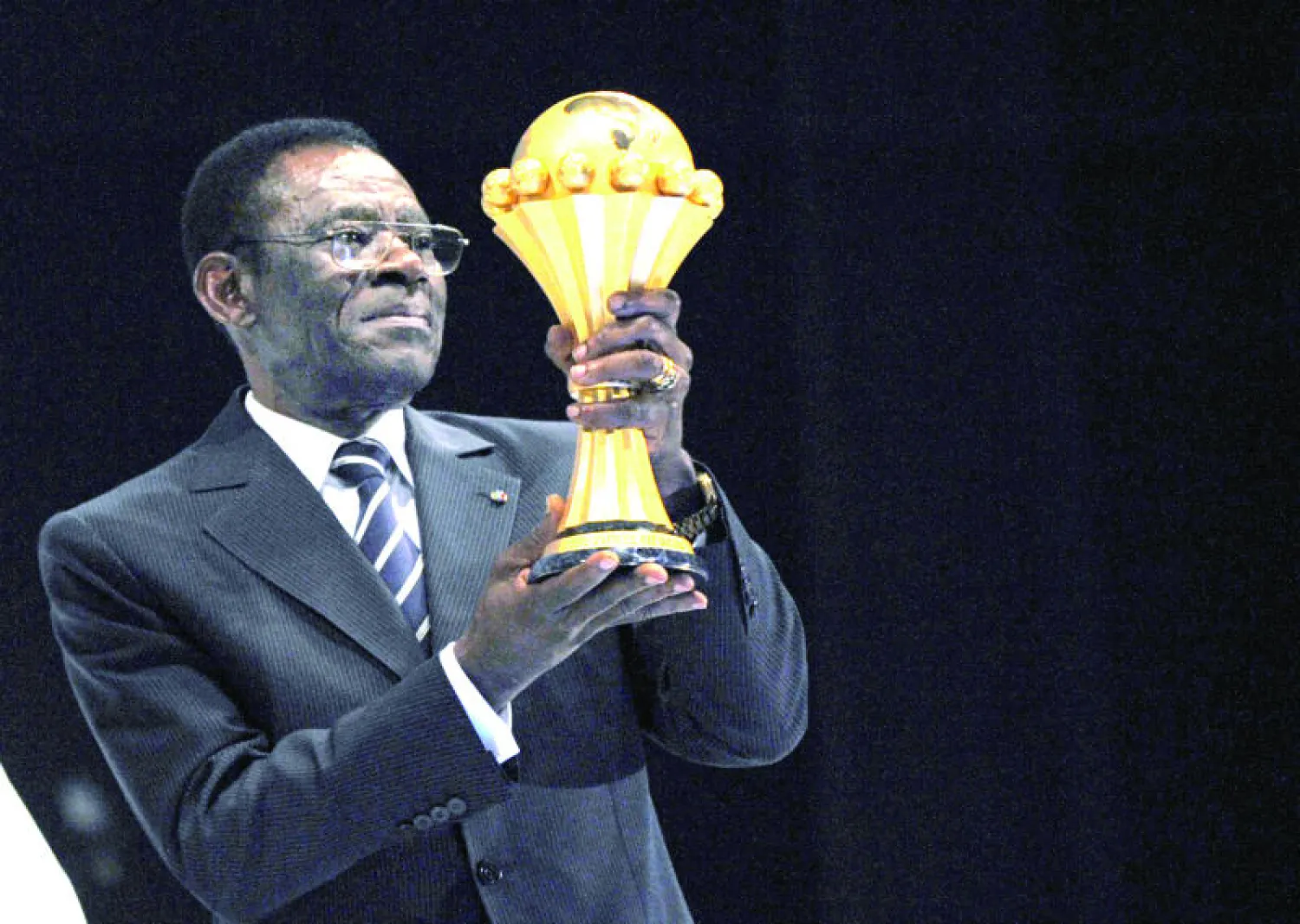 غينيا الاستوائية تنقذ كأس الأمم الأفريقية وتستضيف نهائيات 2015