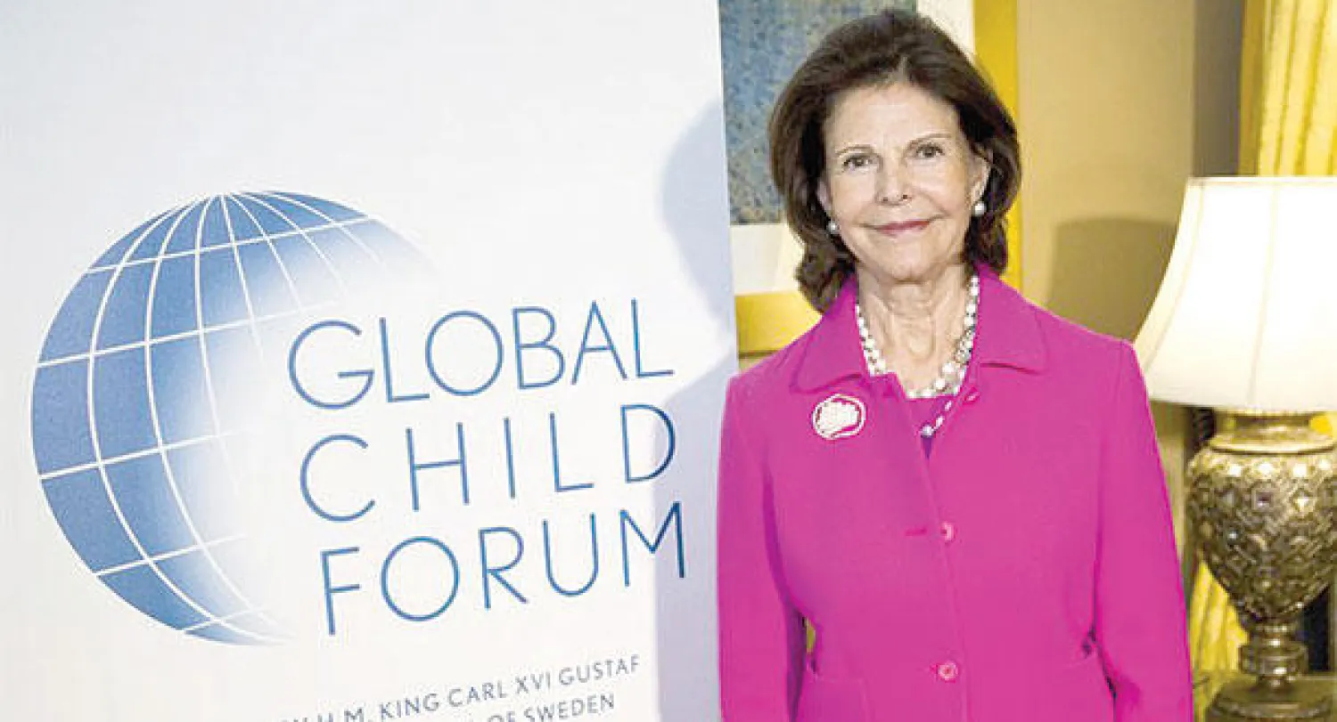 ملكة السويد الملكة سيليفا أثناء حضورها فعاليات المنتدى العالمي للأطفال ({الشرق الأوسط})