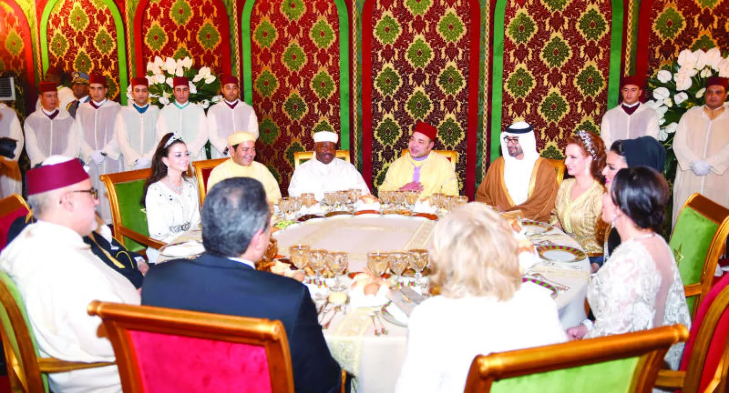 جانب من مأدبة العشاء التي أقامها الملك محمد السادس على شرف الشخصيات المدعوة لحفل الزفاف