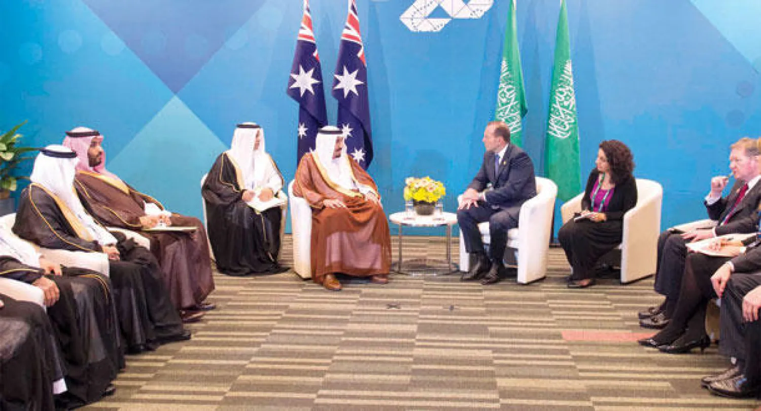 جانب من اللقاء الثنائي بين ولي العهد السعودي ورئيس الوزراء الاسترالي على هامش قمة العشرين أمس (واس)