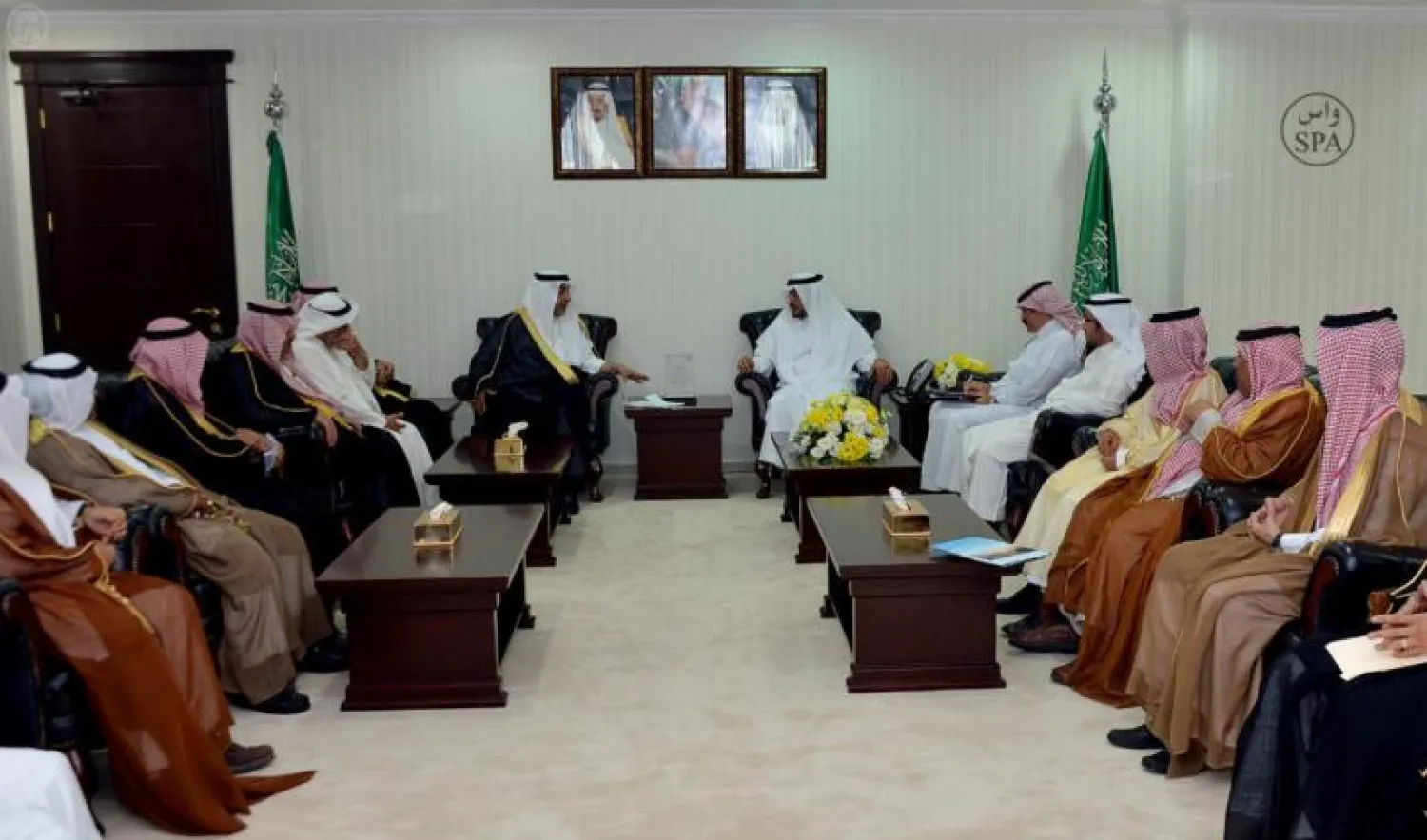 وزير الإسكان خلال استقباله محافظ ينبع