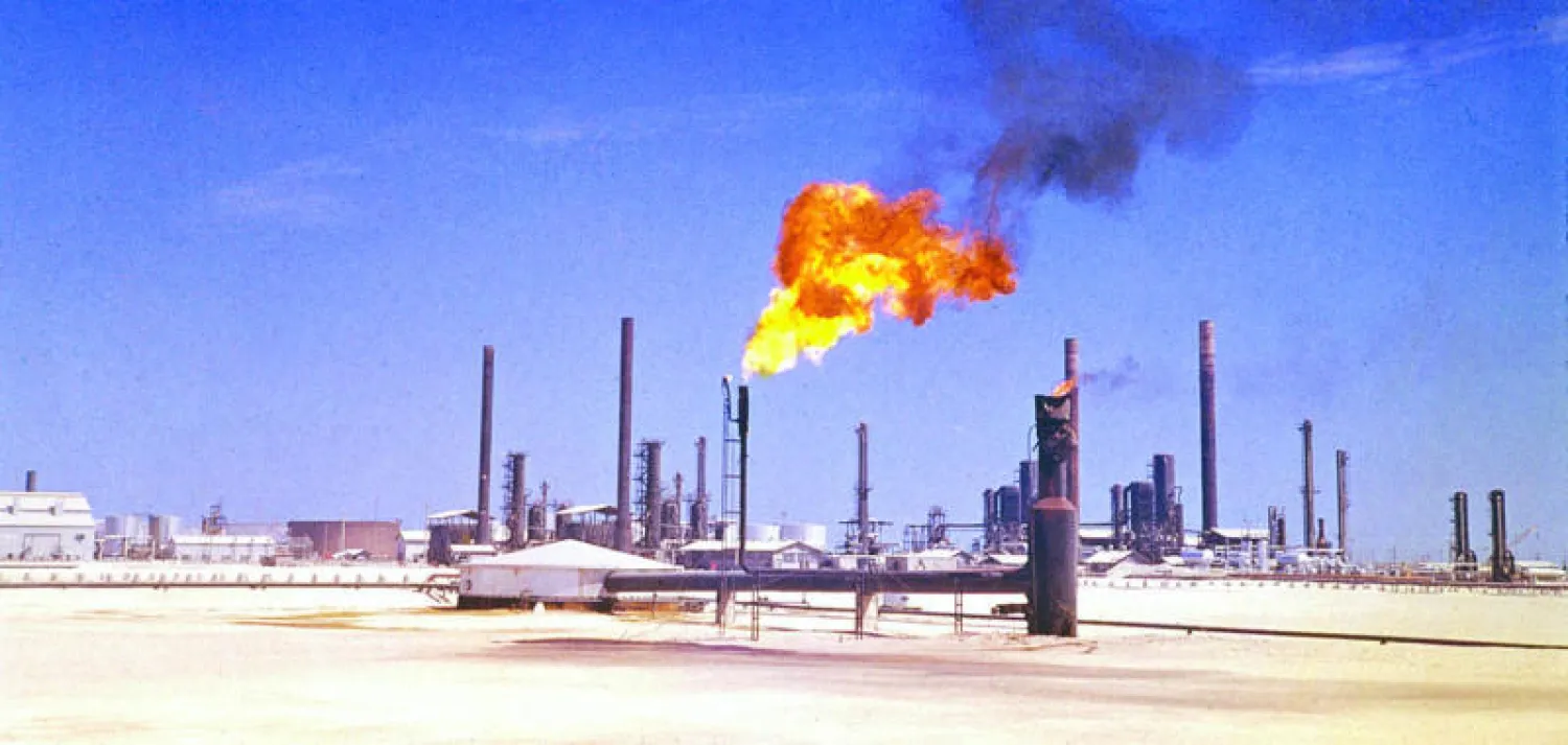 الإمارات المحطة الثالثة لوزير النفط الإيراني واجتماع استثنائي للكويت لبحث انخفاض الأسعار