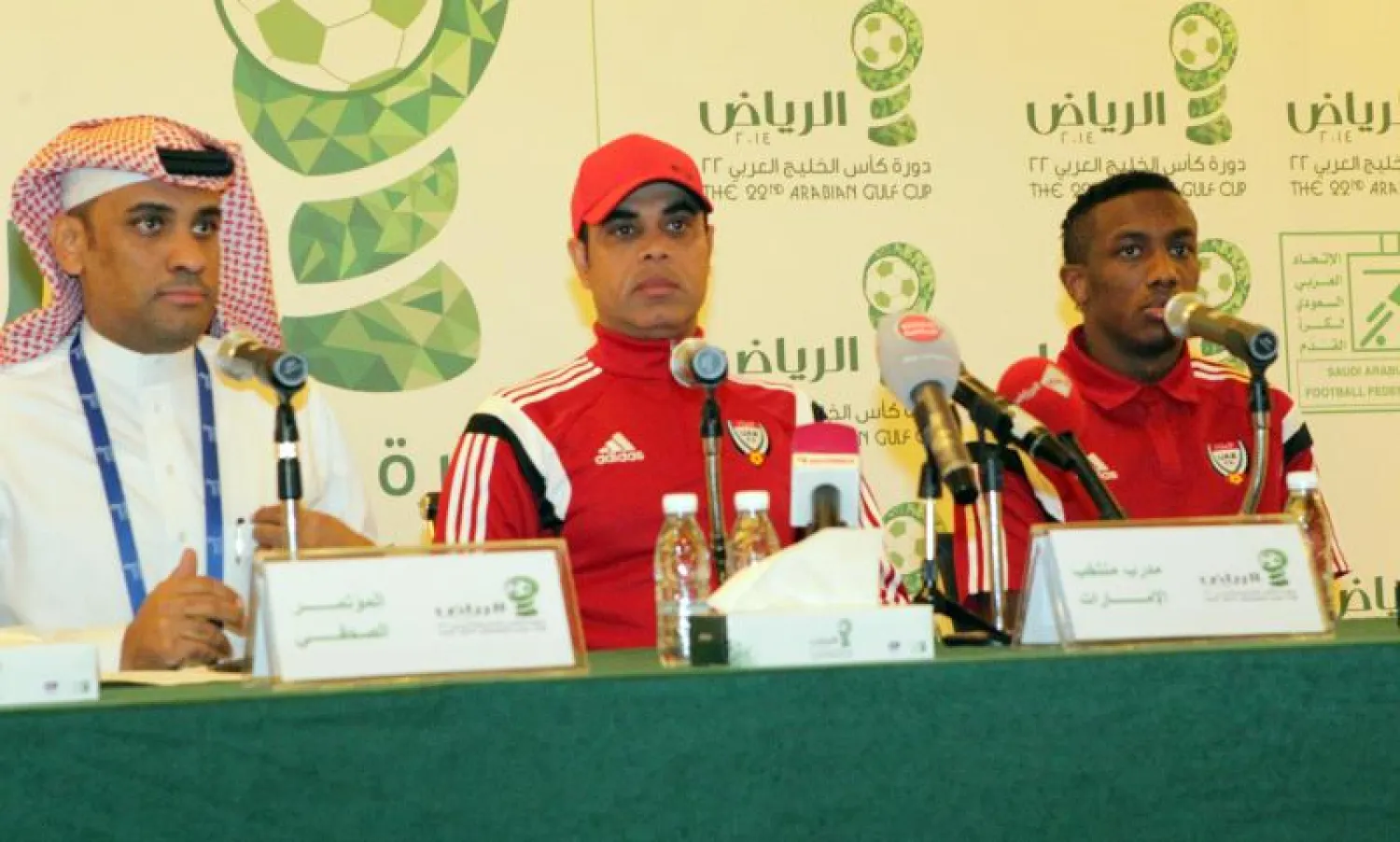 مدرب الإمارات مهدي علي خلال المؤتمر الصحافي