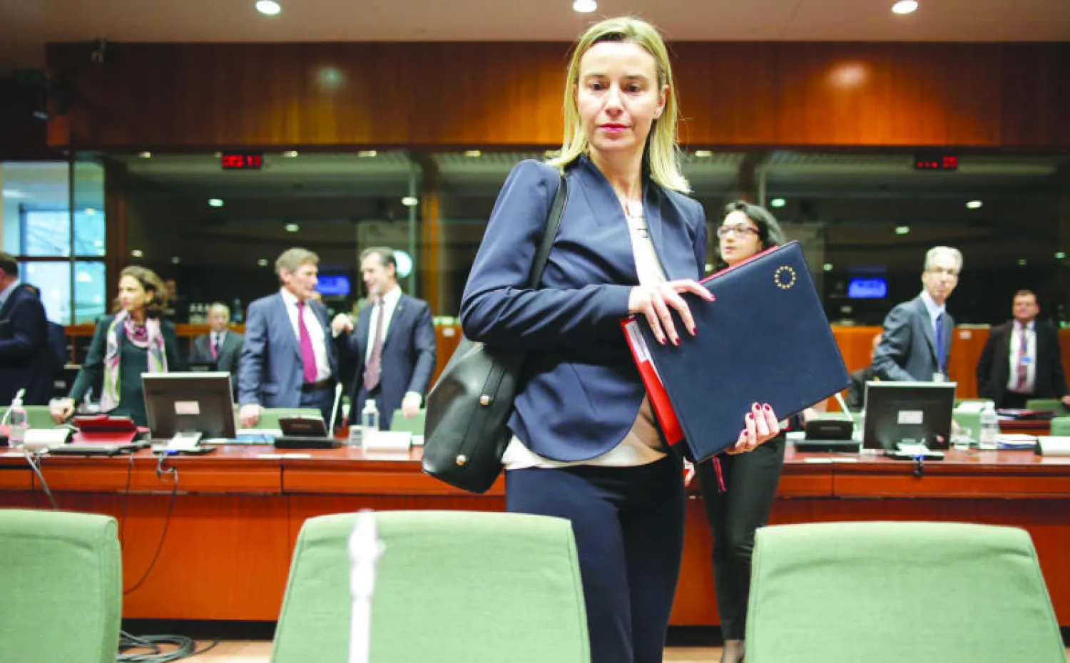 ممثلة الاتحاد الأوروبي للسياسة الخارجية موغريني قبل اجتماع المجلس الوزاري الأوروبي أمس وهو الأول لها منذ توليها منصبها (إ.ب.أ)