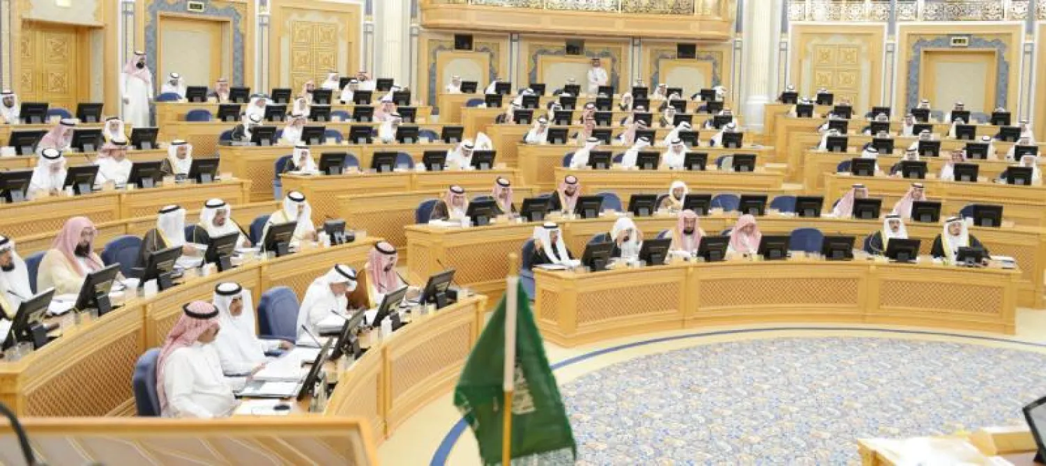الشورى السعودي يوافق على ملاءمة دراسة مقترح الحد الأدنى للأجور