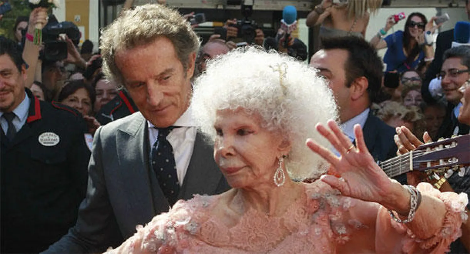 وفاة دوقة ألبا حاملة أكبر عدد من الألقاب في العالم عن 88 عاما