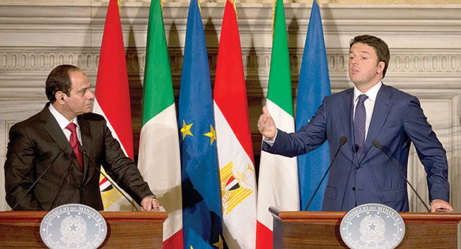 الرئيس المصري السيسي ورينزي رئيس الوزراء الإيطالي في المؤتمر الصحافي بالمقر الحكومي في ختام زيارته لروما أول من أمس (أ.ب)