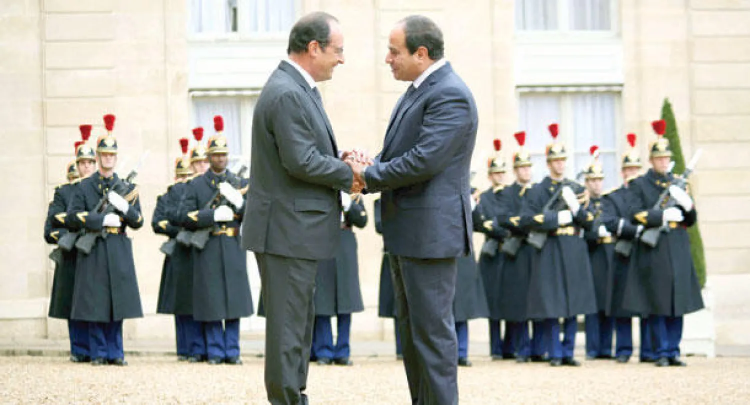 الرئيس الفرنسي فرنسوا هولاند لدى استقباله الرئيس عبد الفتاح السيسي («الشرق الأوسط»)